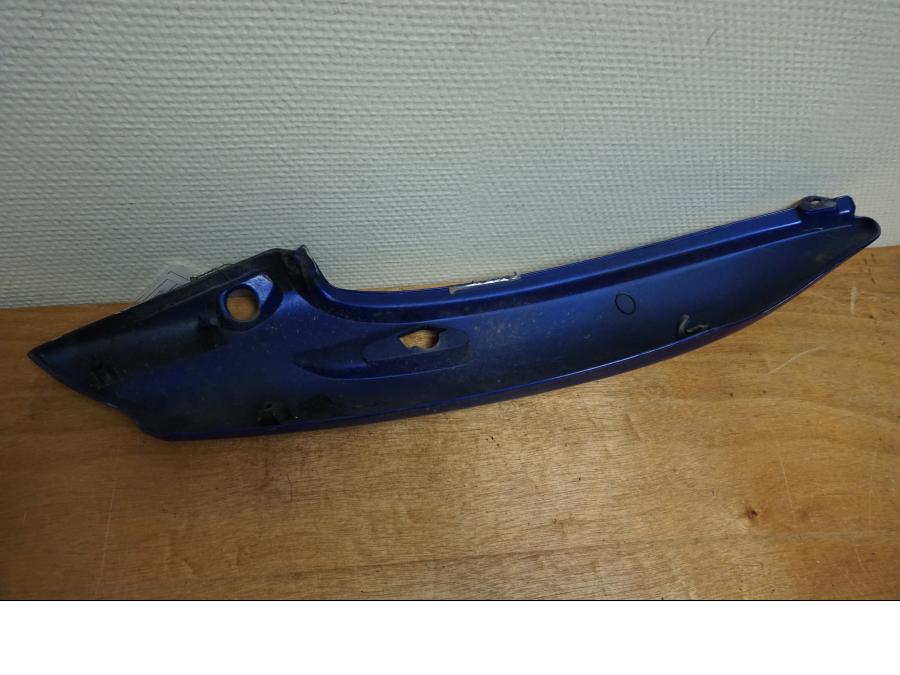 Höger sida på Bakvinge från en Yamaha TDM 850 -1996 motorcykel.