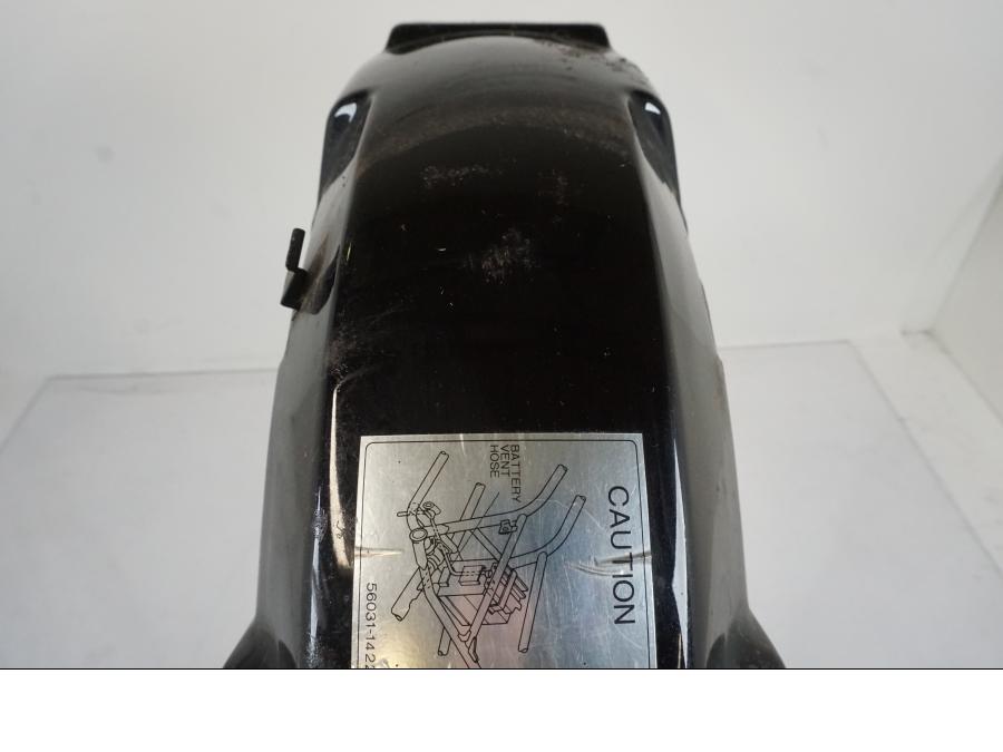 Extrabild1 på <p>Bakskärm från Kawasaki VN 750 1994.</p>

<p>Lackskador och rost finns se bilder.</p>

<p>Reflex.</p> motorcykel.