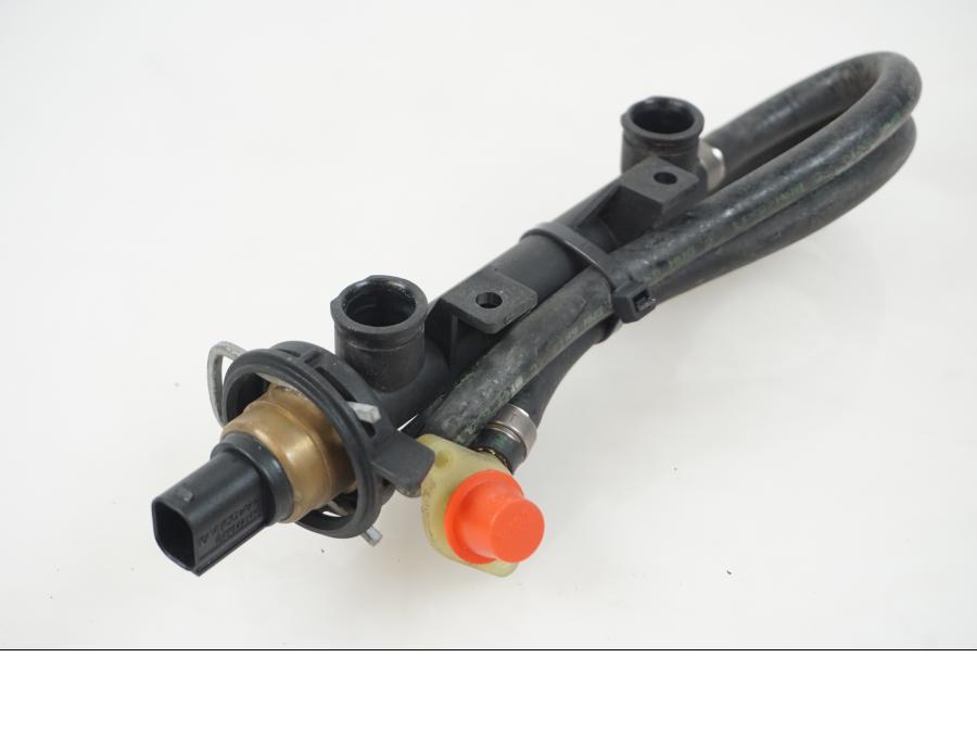 Framsidan på Fuel Rail från en BMW F 800 ST -2007 motorcykel.