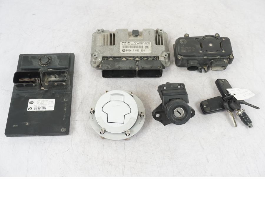 Framsidan på Låssats från en BMW R 1200 GS -2005 motorcykel.