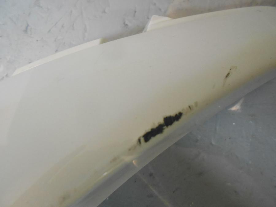 Höger sida på Bensintankskåpa från en Suzuki GSF 650 -2011 motorcykel.