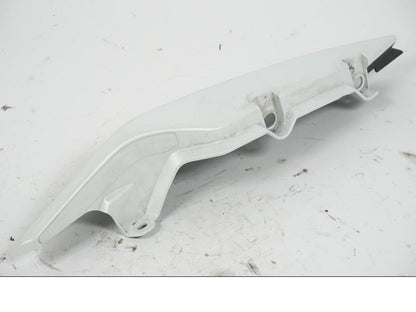 Höger sida på Bakvinge från en Yamaha XJ 6 -2011 motorcykel.