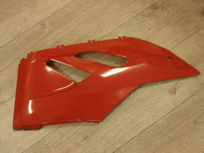 Framsidan på Magkåpa från en Ducati 899 Panigale -2014 motorcykel.