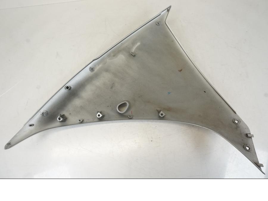 Vänster sida på Sidkåpa från en Yamaha YZF 1000 R1 -2009 motorcykel.