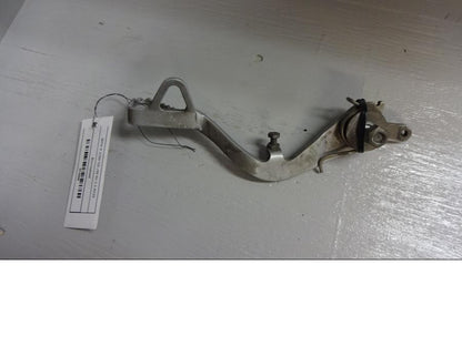 Baksidan på Bromspedal från en BMW R 1150 GS -1999 motorcykel.