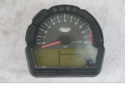 Framsidan på Instrumentpanel från en Buell 1125 R -2008 motorcykel.