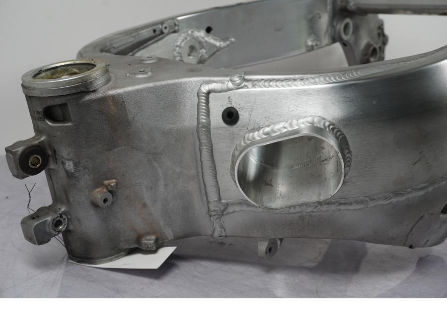 Extrabild1 på Ram från en Suzuki GSX 1300 RX -1999 motorcykel.