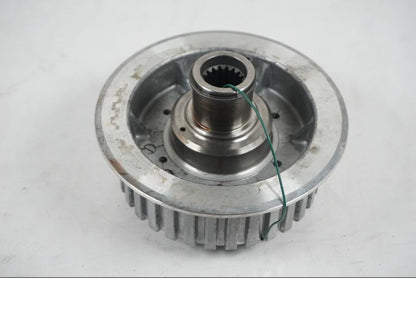 Snett uppifrån på Kopplingskorg från en H-D Softail Standard FXST -2001 motorcykel.