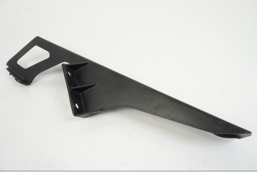 Framsidan på Kedjeskydd från en Suzuki GSX-R 1000 -2003 motorcykel.