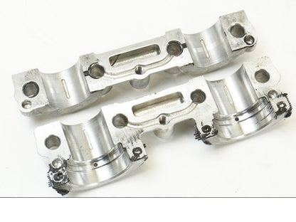 Snett uppifrån på Topplock från en Ducati Hyperstrada -2013 motorcykel.