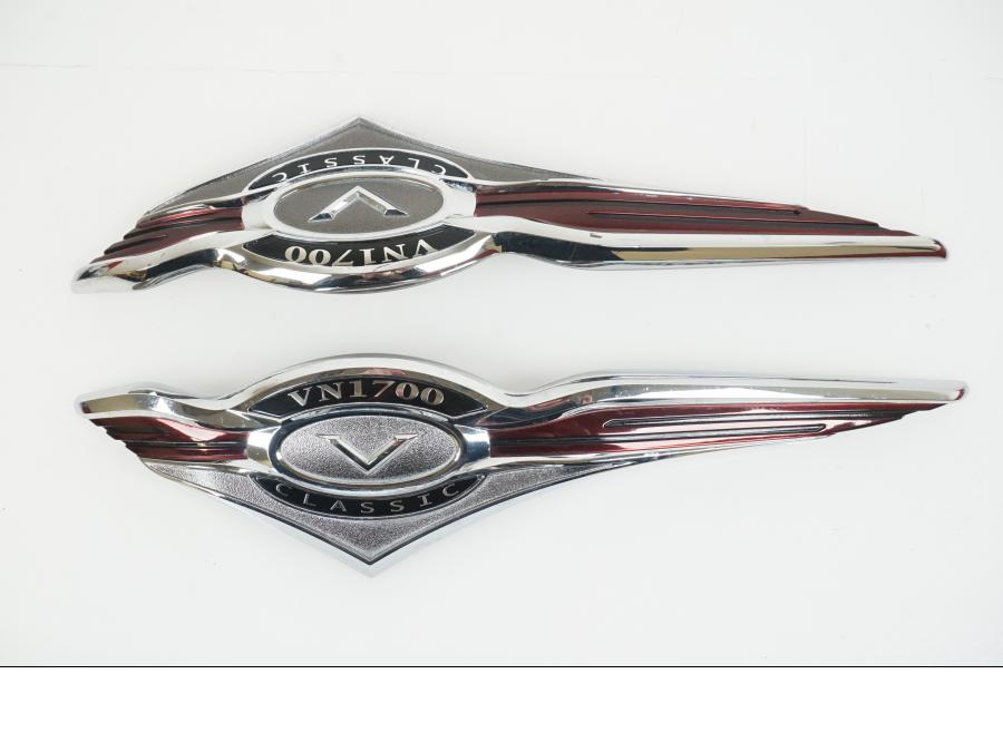 Framsidan på Bensintankdekor från en Kawasaki VN 1700 Classic Tourer -2010 motorcykel.