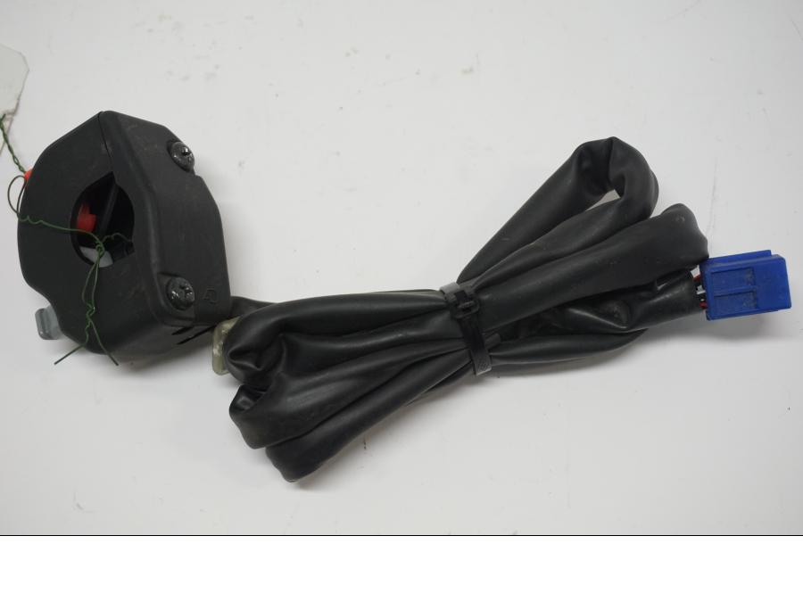 Baksidan på Styrelreglage från en Yamaha FZ1-SA -2007 motorcykel.