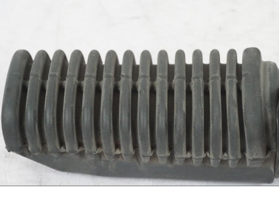 Baksidan på Fotpinne från en BMW K 1100 LT -1999 motorcykel.