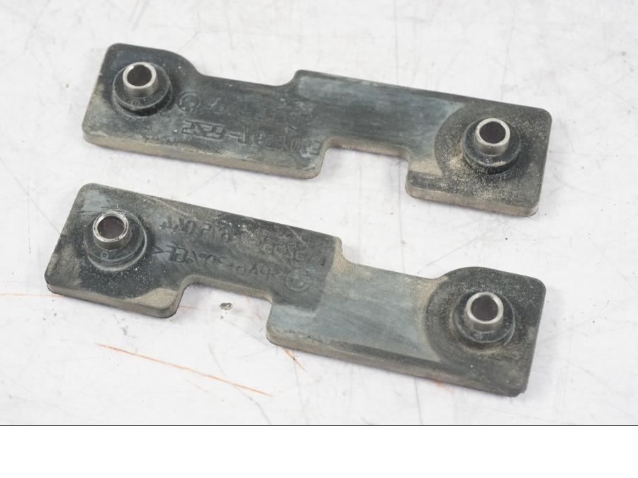 Baksidan på Sadellåsmekanism från en BMW R 1200 GS -2005 motorcykel.