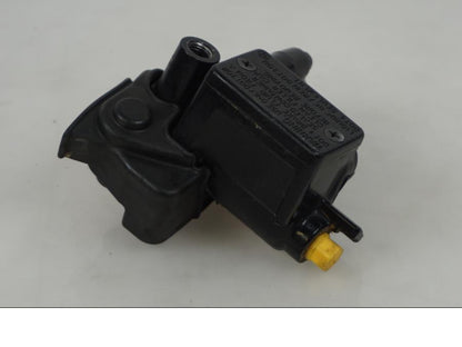 Framsidan på Bromshuvudcylinder från en Honda CRF 250 -2013 motorcykel.