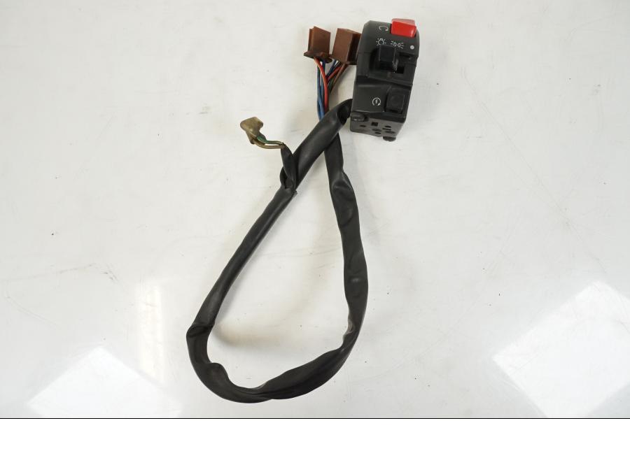 Framsidan på Styrelreglage från en Yamaha XJR 1300 -2002 motorcykel.