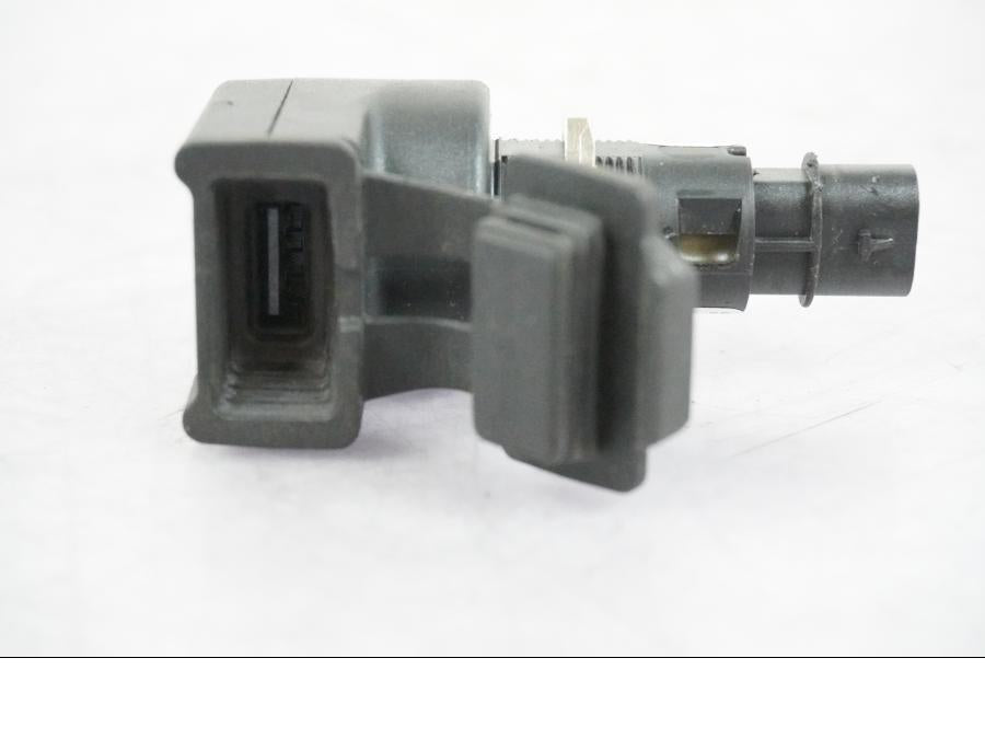 Höger sida på USB-uttag från en BMW R 1250 GSA -2021 motorcykel.