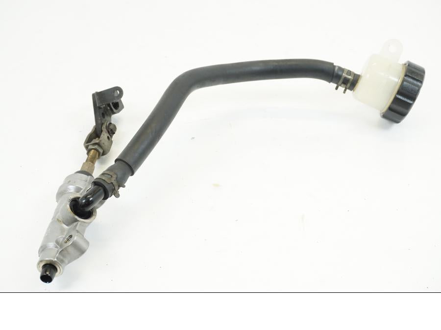 Baksidan på Bromshuvudcylinder från en Yamaha XVS 1100 -2001 motorcykel.