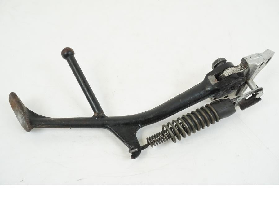 Framsidan på Sidostöd från en Yamaha FZR 1000 -1990 motorcykel.