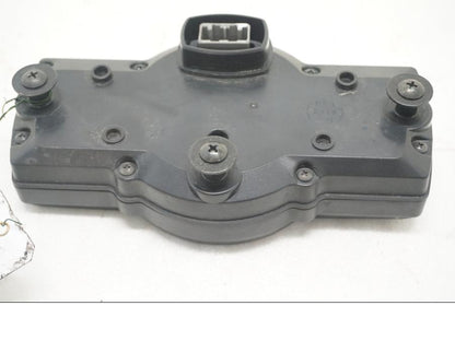 Baksidan på Instrumentpanel från en Kawasaki Versys 650 -2008 motorcykel.