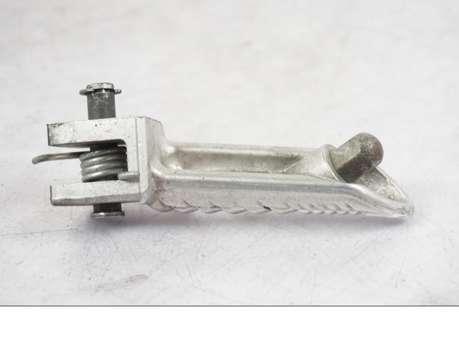 Vänster sida på Fotpinne från en Suzuki GSX-R 750 -2006 motorcykel.