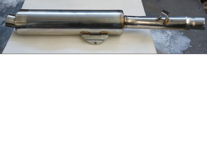 Baksidan på Ljuddämpare från en Honda CBR 600 -2000 motorcykel.