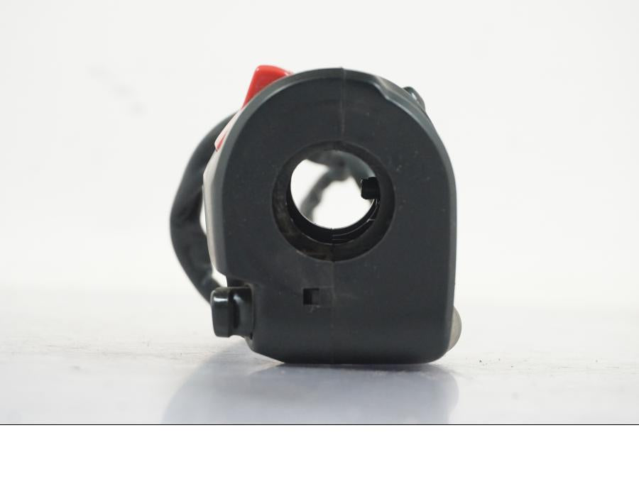 Höger sida på Styrelreglage från en Kawasaki Z 900 -2019 motorcykel.