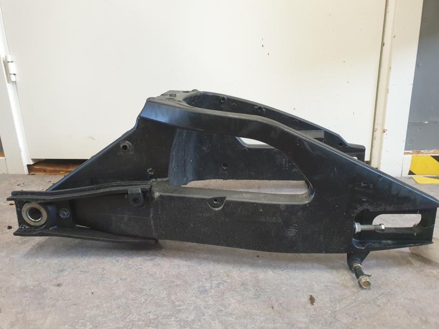 Vänster sida på Sving från en Suzuki GSX-R 1000 -2007 motorcykel.