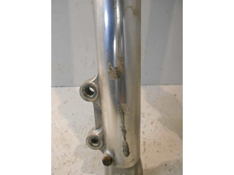 Baksidan på Gaffelben från en Honda GL 500 -1982 motorcykel.