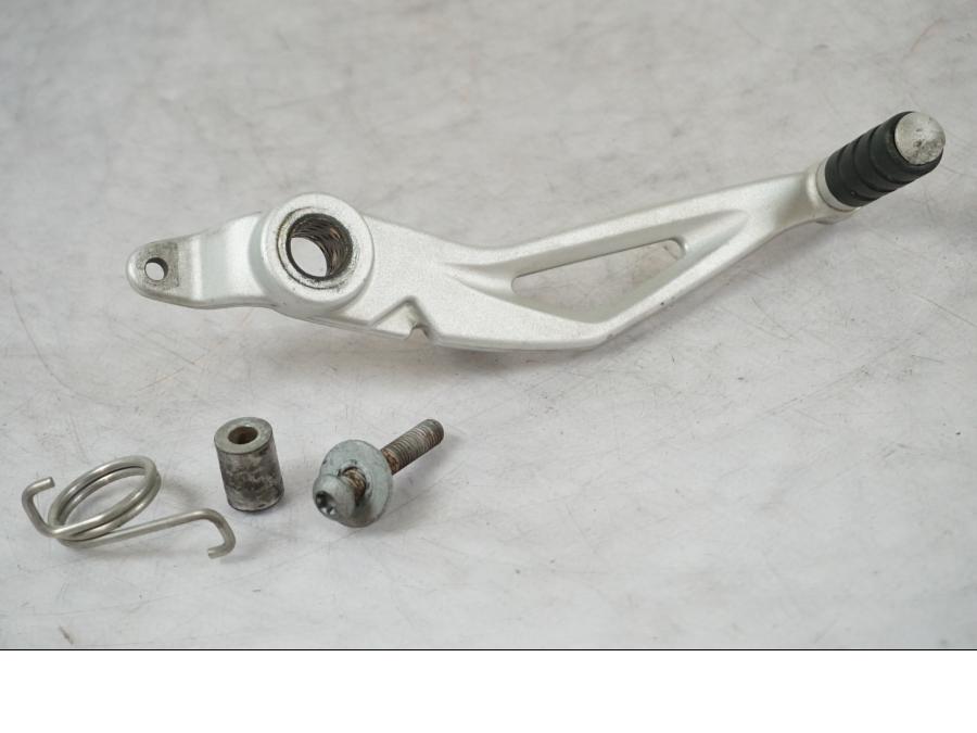 Framsidan på Bromspedal från en BMW R 1200 R -2007 motorcykel.