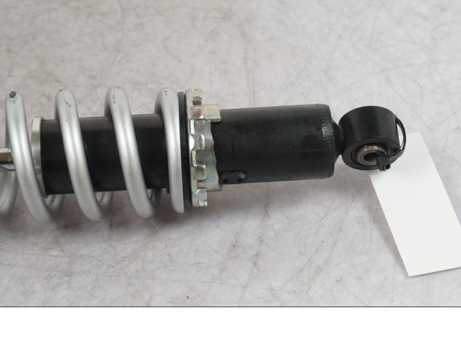 Höger sida på Stötdämpare från en Yamaha MT-09 -2024 motorcykel.