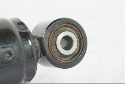 Höger sida på Stötdämpare från en Suzuki GSX-S 1000 -2017 motorcykel.