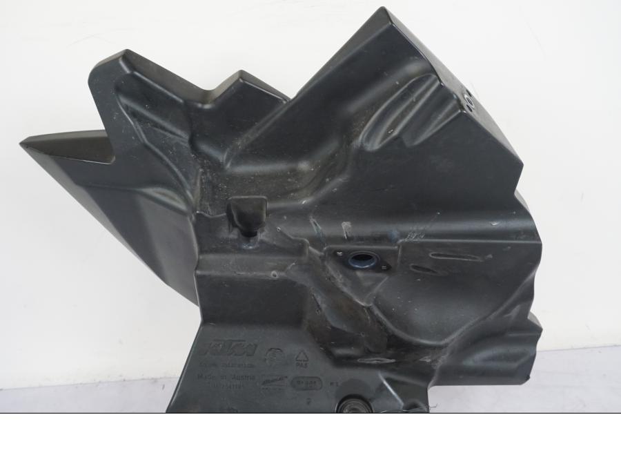 Extrabild4 på Bensintank från en KTM 690 SM R -2009 motorcykel.