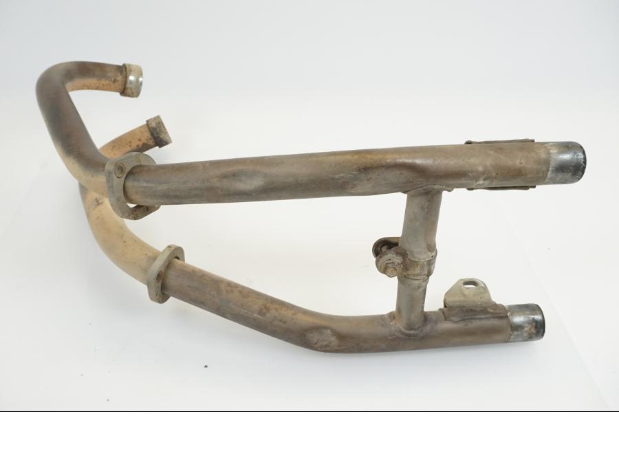 Snett uppifrån på Grenrör från en Yamaha XT 660 R -2004 motorcykel.