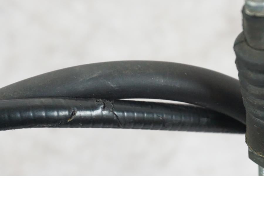 Baksidan på Kopplingsvajer från en Kawasaki ZX-6R -2006 motorcykel.