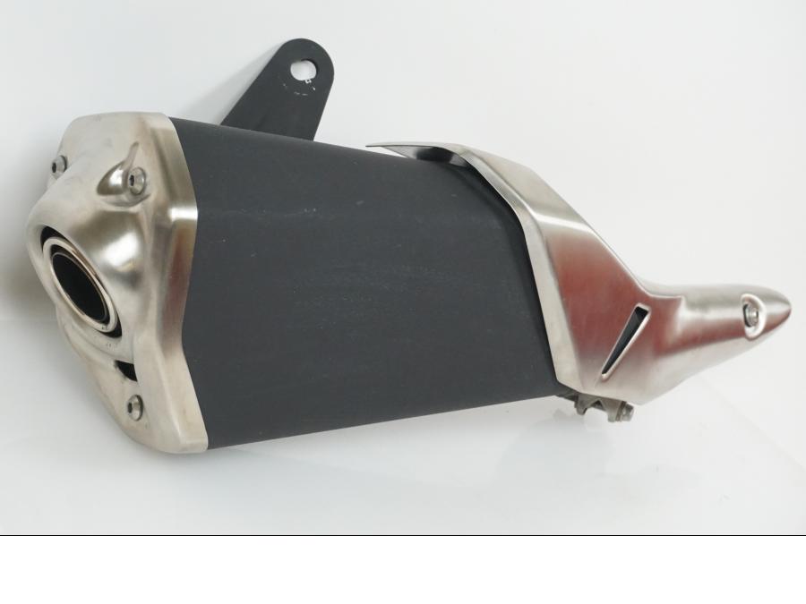 Snett uppifrån på Ljuddämpare från en Kawasaki Z 900 -2018 motorcykel.