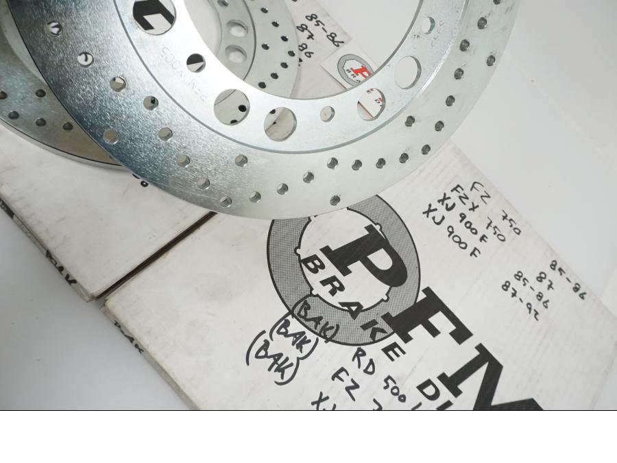 Vänster sida på Bromsskiva från en Yamaha XJ 900 -1986 motorcykel.