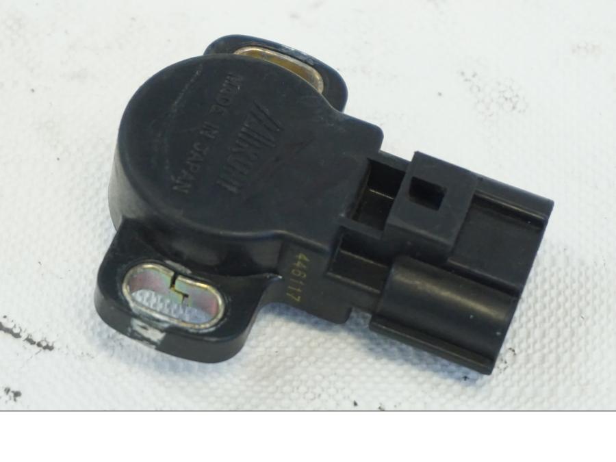 Baksidan på TPS från en Yamaha YZF R6 -2006 motorcykel.