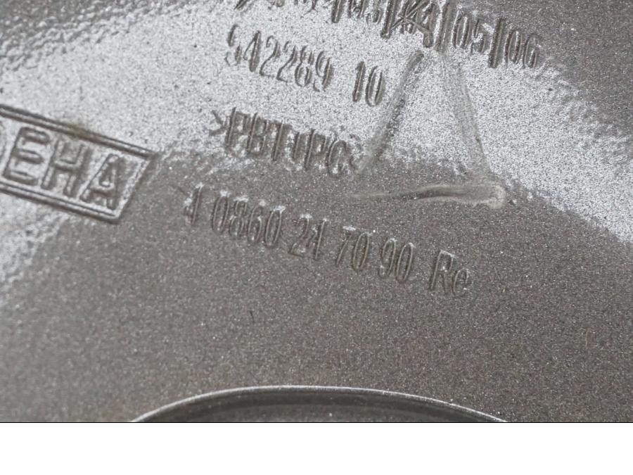 Snett nerifrån på Högtalarkåpa från en BMW K 1600 GTL -2015 motorcykel.