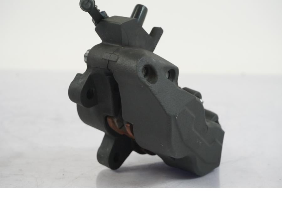 Vänster sida på Bromsok från en Kawasaki Z 900 -2021 motorcykel.