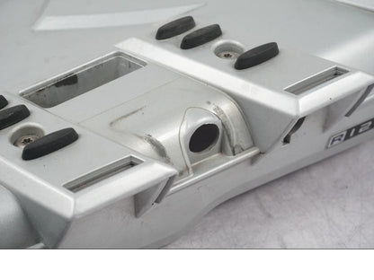 Baksidan på Sadelfäste från en BMW R 1200 GS -2005 motorcykel.