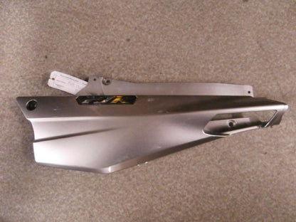 Framsidan på Sidopanel från en Yamaha FJR 1300 -2007 motorcykel.