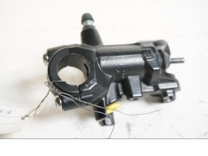 Höger sida på Bromshuvudcylinder från en BMW S 1000 RR -2013 motorcykel.