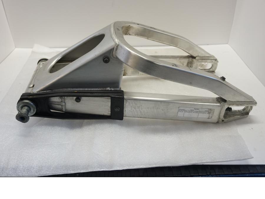 Höger sida på Sving från en Yamaha YZF 1000 R1 -2001 motorcykel.