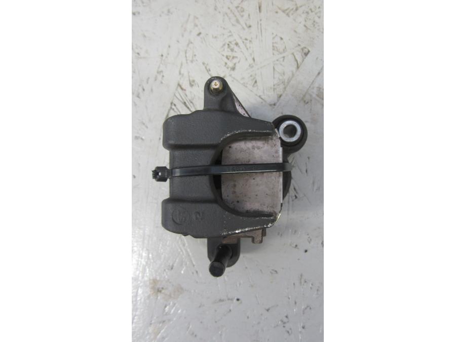 Baksidan på Bromsok från en Yamaha YZF R6 -2006 motorcykel.