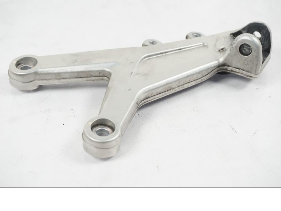 Baksidan på Fotpinnefäste från en MV Agusta Dragster -2014 motorcykel.