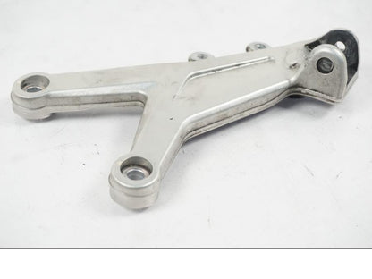 Baksidan på Fotpinnefäste från en MV Agusta Dragster -2014 motorcykel.