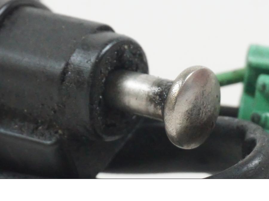 Höger sida på Sidostödsbrytare från en Suzuki GSX-R 750 -2009 motorcykel.