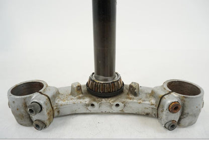 Snett nerifrån på Gaffelkrona från en Yamaha XV 1100 -1993 motorcykel.