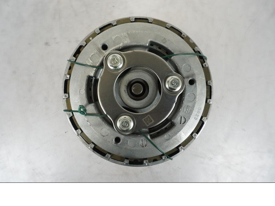 Höger sida på Kopplingskorg från en Kawasaki Z 900 -2019 motorcykel.